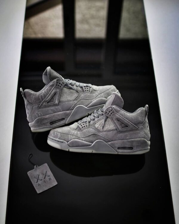 Jordan 4 retro kaws – Image 2