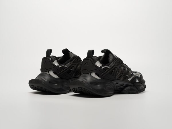 adidas XLG Runner Deluxe-Black – Image 3