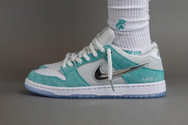 NIKE SB DUNK LOW APRIL – Image 6