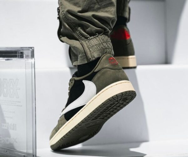 Travis scott x nike air jordan 1 olive – Image 5