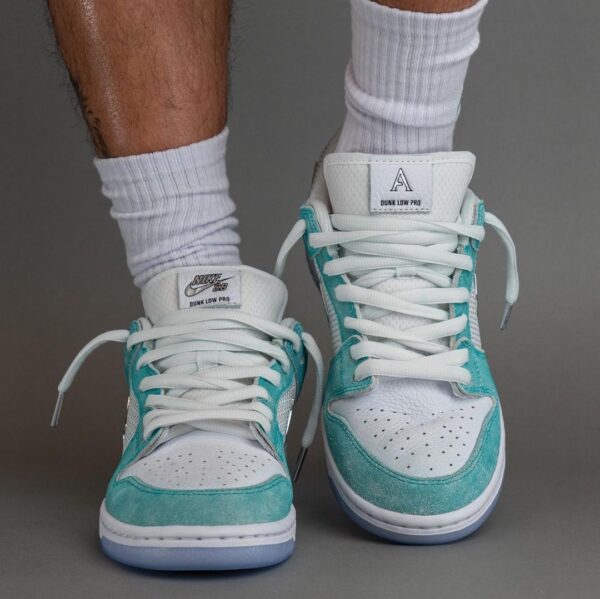 NIKE SB DUNK LOW APRIL – Image 4