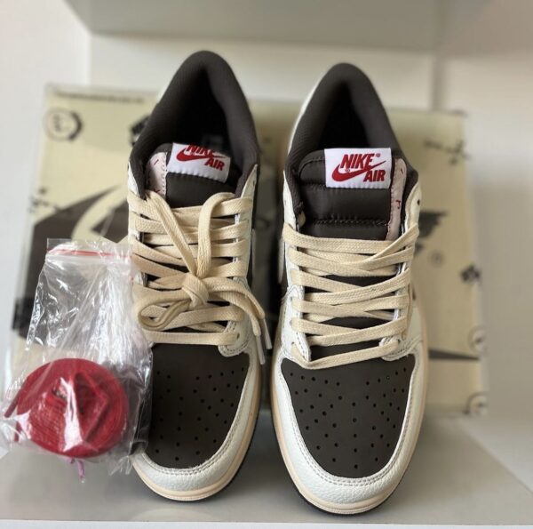 Air Jordan 1 Low 'Travis Scott' – Image 4