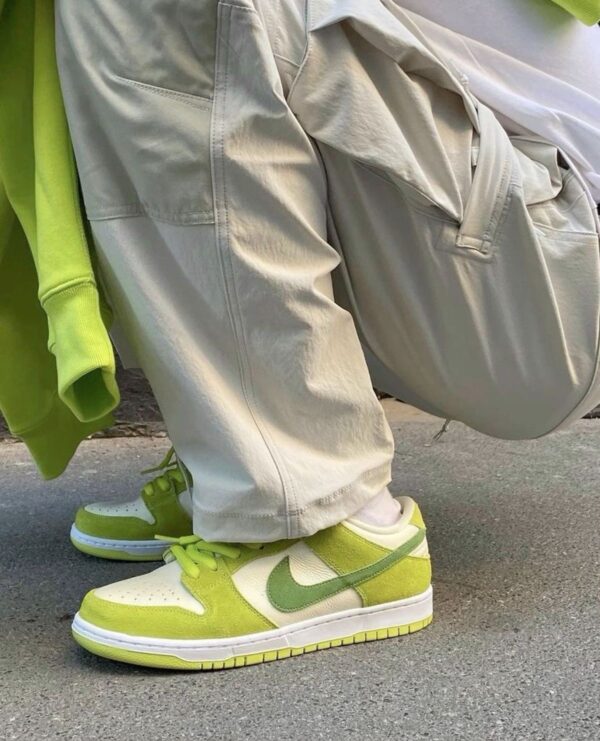 Nike sb dunk low green appel – Image 2