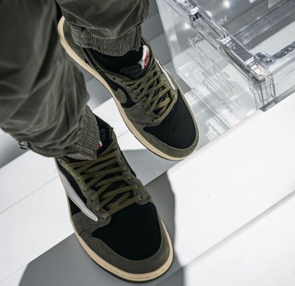 Travis scott x nike air jordan 1 olive – Image 4